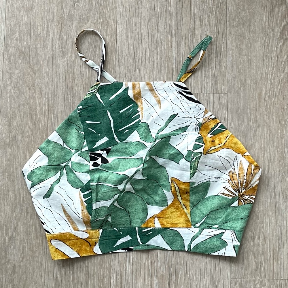 Dress Day Tropical Adjustable Cross Strap Crop Halter Top